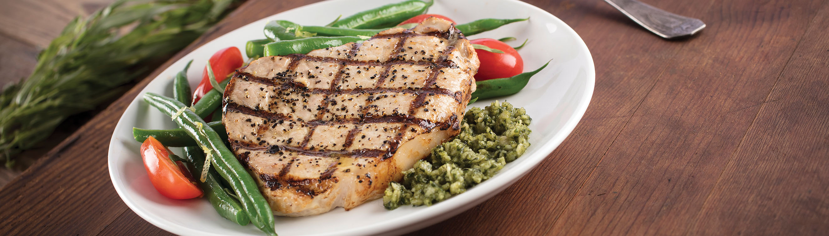 Pork Chop with Green Beans and Tomatoes - Love of Food